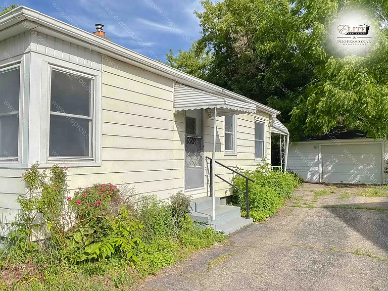 2818 Brandon St — Photo 2