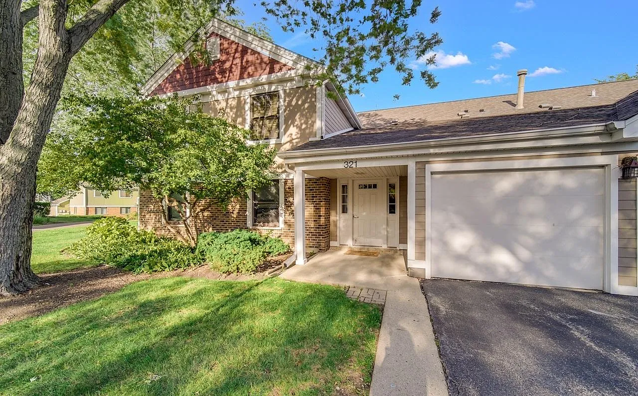 321 Maplewood Ct — Photo 1