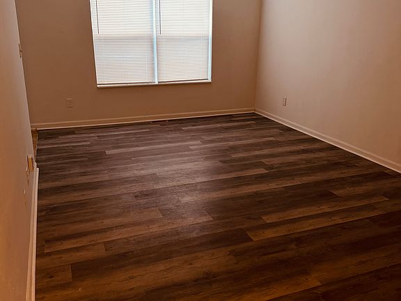 3rd image of 430 Lark Ct APT B