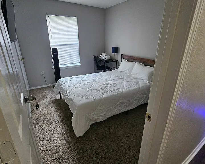 6 Georgia Dr — Photo 1