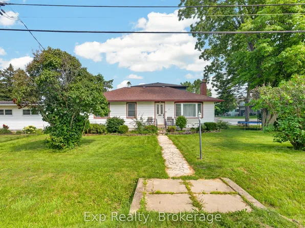 15 Redden St, Kingston, ON K7M 4K9