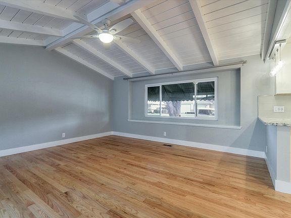 3rd image of 942 Lawton Ave