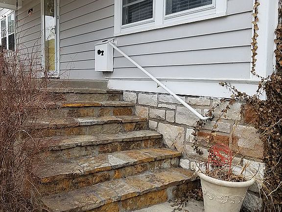 5th image of 1418 W 51st St