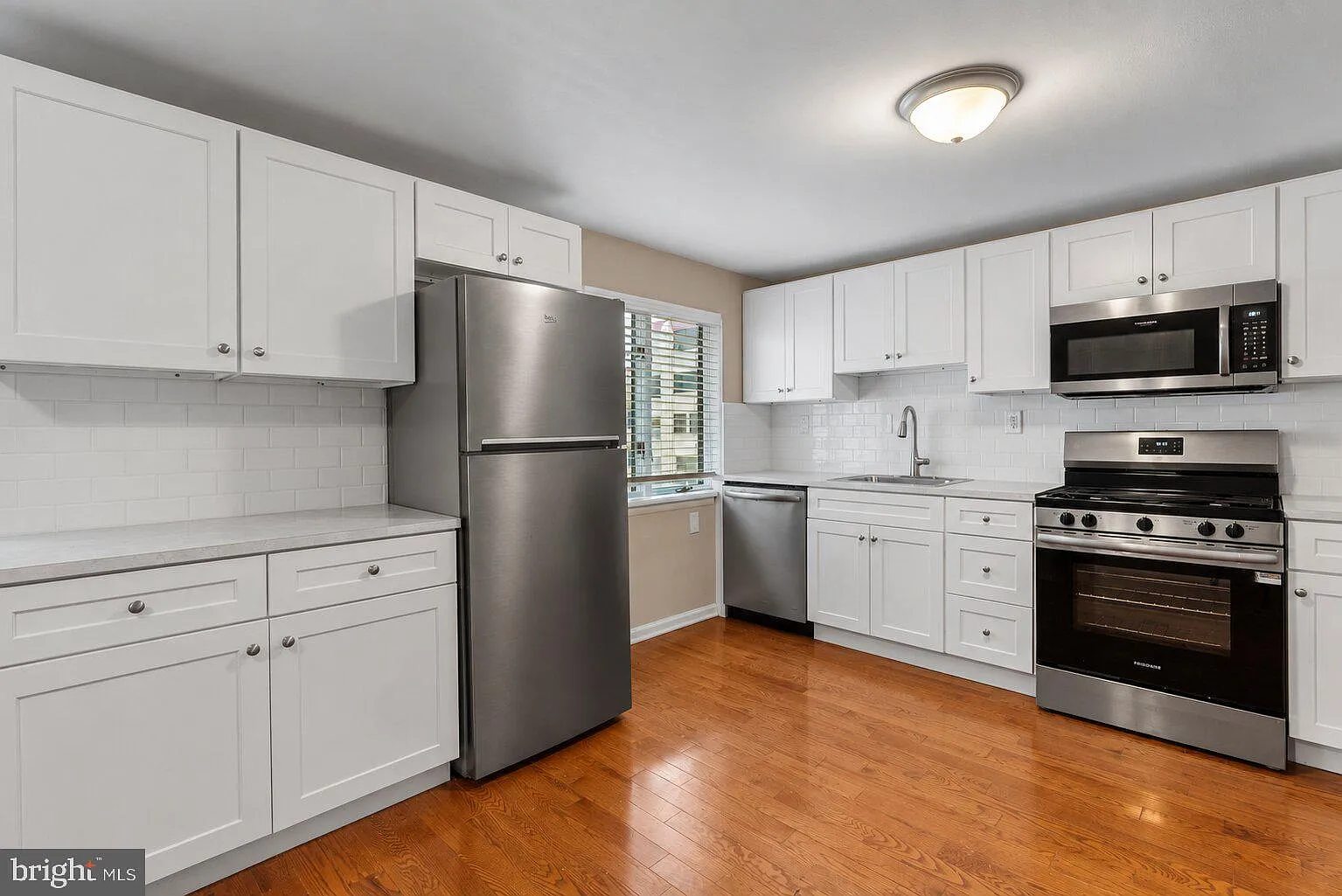 2 bed, 1.0 bath, 775 sqft, $2,500 — Photo 4