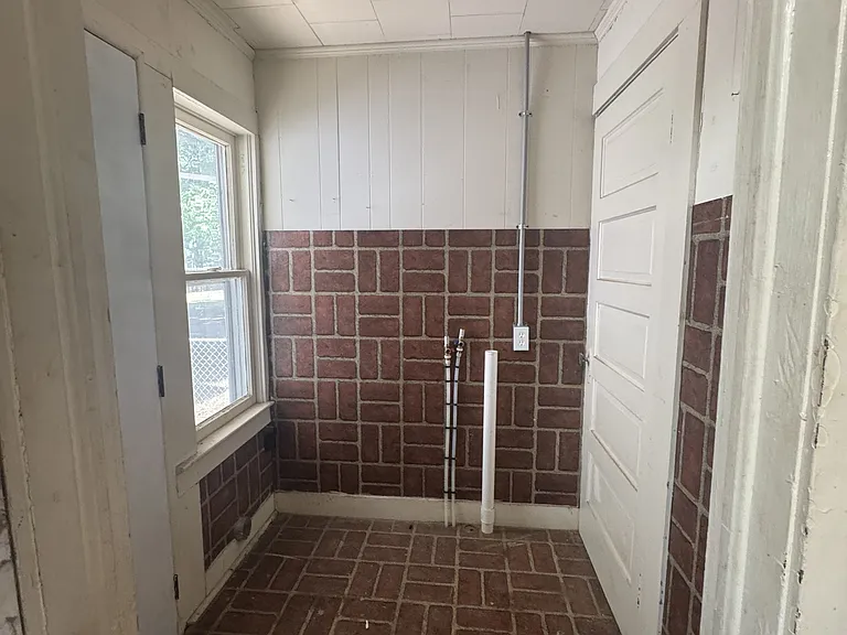 307 N Witte St — Photo 14