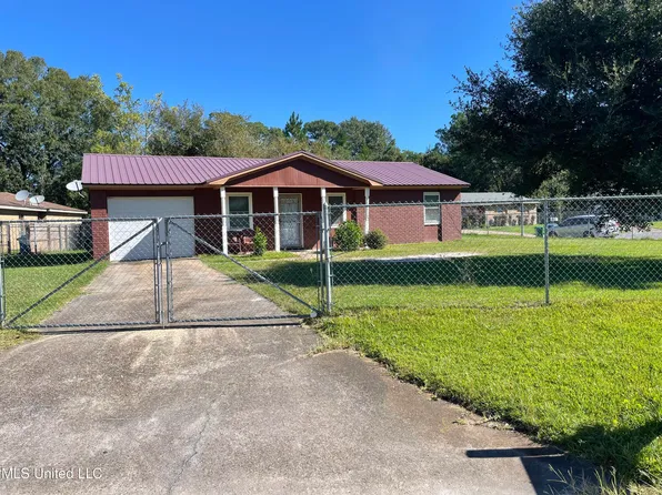 5619 Arrowhead Dr, Pascagoula, MS 39581