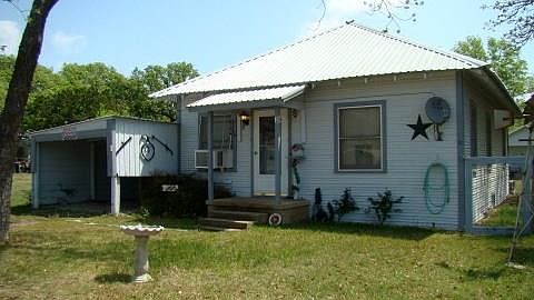 1st image of 208 N Avenue C