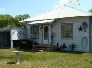 208 N Avenue C, Cross Plains, TX 76443