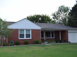 5921 E Rockwood Rd, Wichita, KS 67208