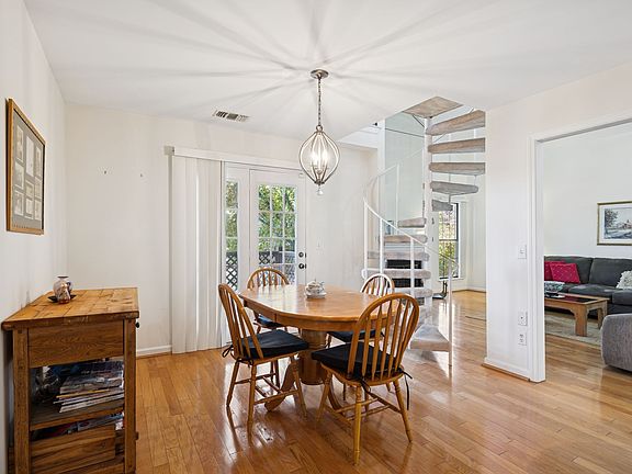 4th image of 234 Glenstone Cir