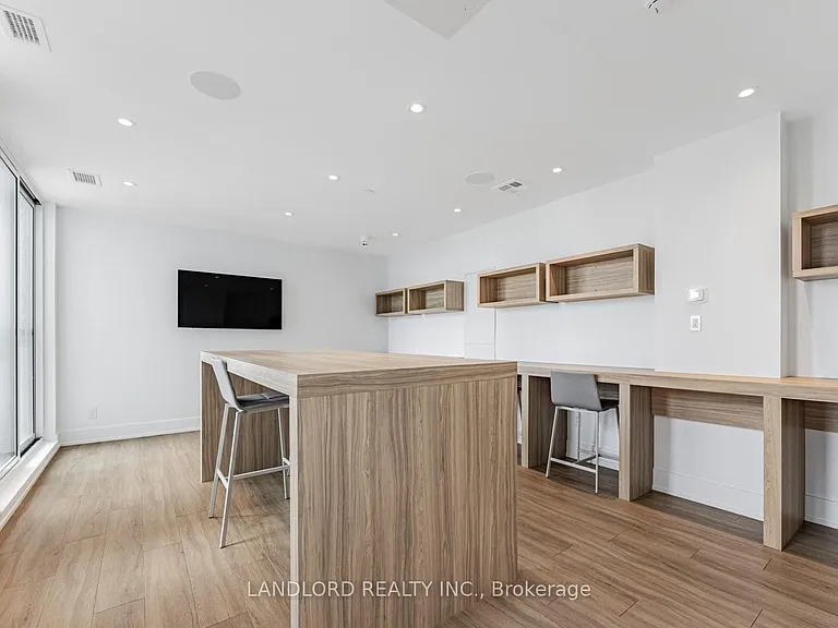15 Maryport Ave #109 — Photo 41