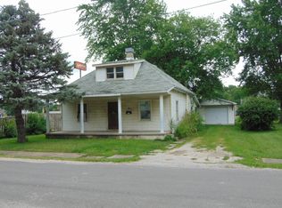 439 N West St, Carlinville, IL