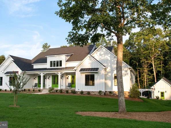 30079 Goose Point Ct, Port Royal, VA 22535