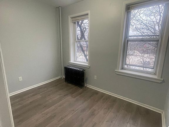 3rd image of 120 Belgrove Dr #3