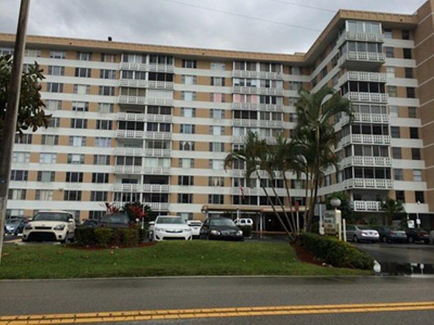 1st image of 4330 Hillcrest Dr APT 1010