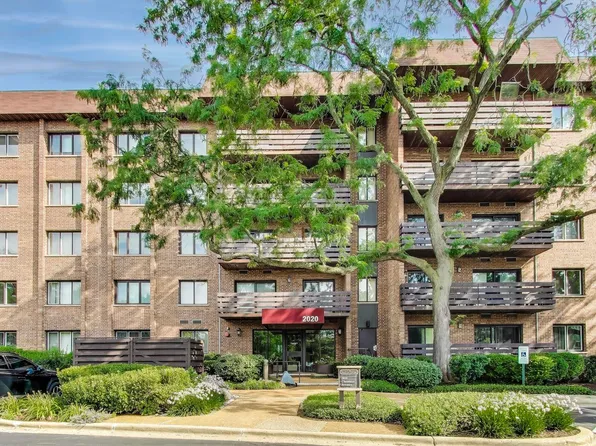 2020 Chestnut Ave APT 410, Glenview, IL 60025