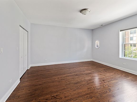 3rd image of 15 N Vail Ave APT 305