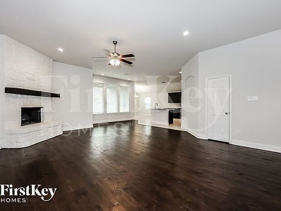 2nd image of 292 Hilltop Dr