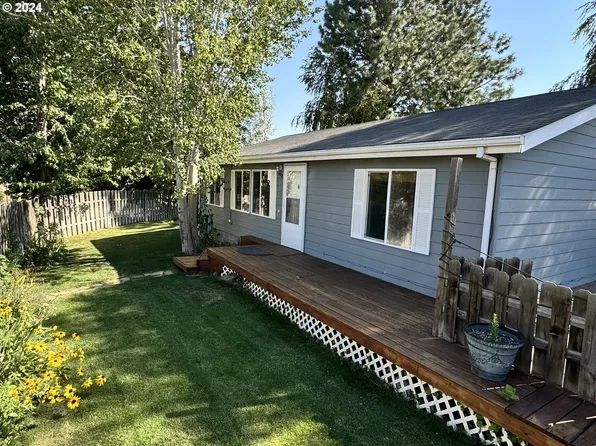 402 Dufur Ave, Maupin, OR 97037