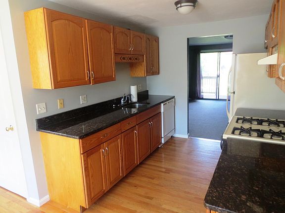 5th image of 200 Heroux Blvd Unit 402