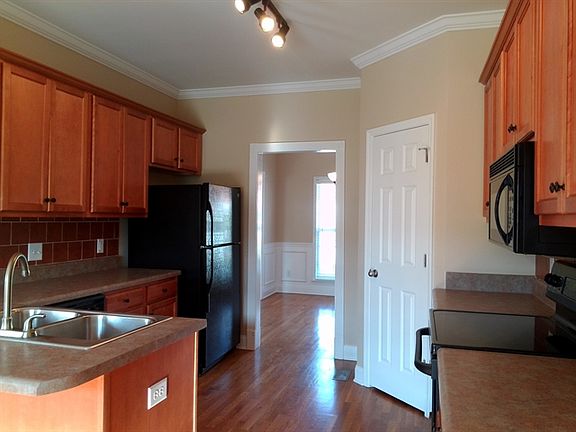 4th image of 3923 Henricks Hill Dr