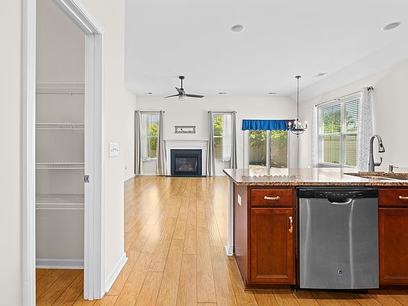 5th image of 962 Witherbee Way