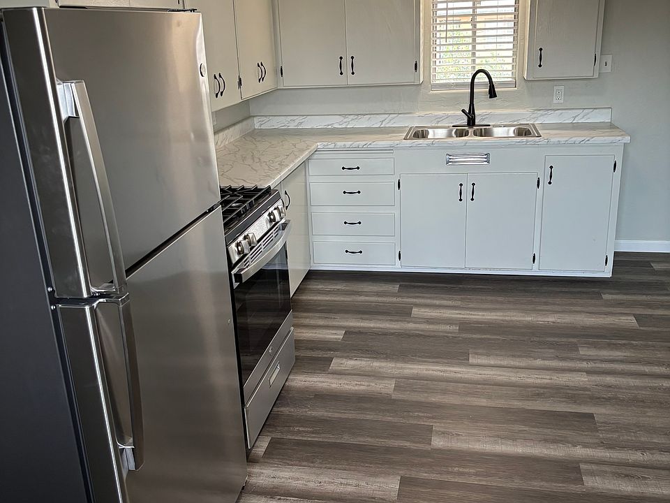 1st image of 2127 E Houston Ave #B