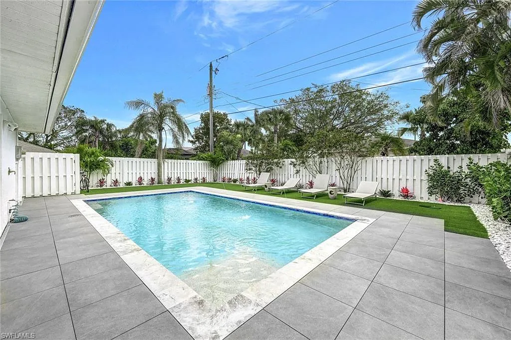 4 bed, 3.5 bath, 1582 sqft, $5,500 — Photo 1