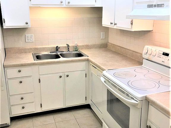 4th image of 4400 1st St N Unit 413