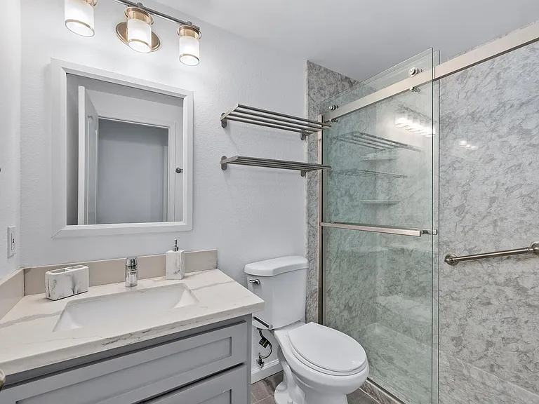 620 Holbrook Ct #101 — Photo 34