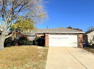 3203 Athens Dr, Corinth, TX 76210