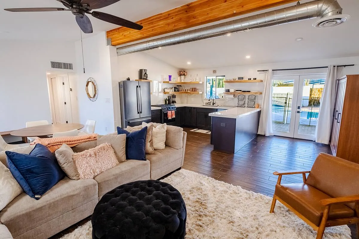 3 bed, 1274 sqft, $2,950 — Photo 4
