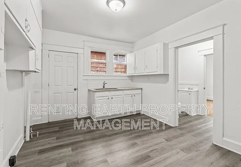 1724 30th St — Photo 13