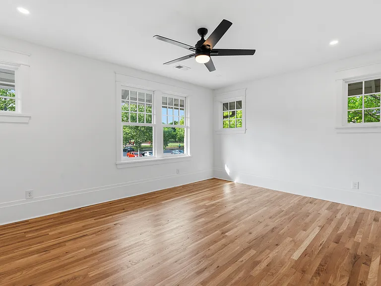 610 Russell St — Photo 11