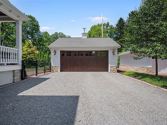 5th image of 209 Chestnut Rd