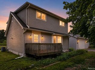 4719 Rosedale Ct, Clarkston, MI 48348