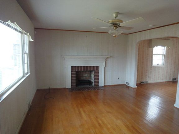 3rd image of 193 North Ave