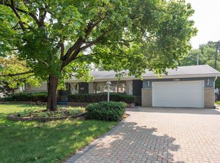 415 Lotus Ln, Glenview, IL 60025