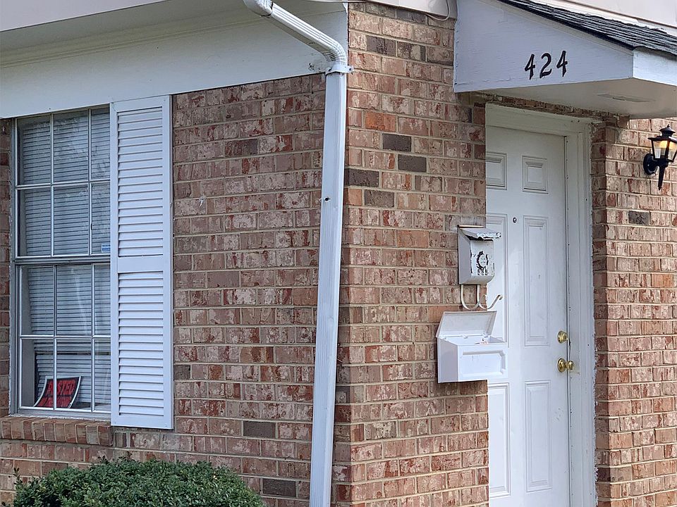 2nd image of 424 Roxana Rd