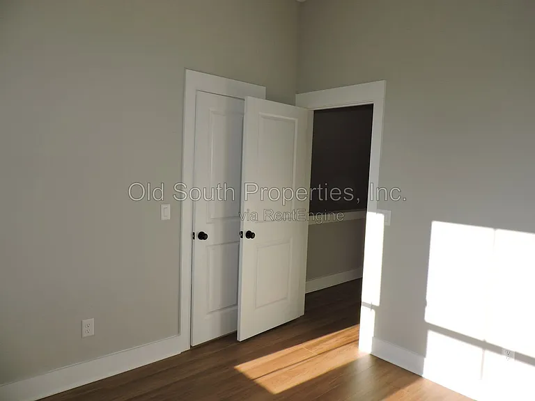 706 N F St #B — Photo 29