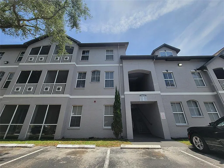 5052 Sunridge Palms Dr #104 — Photo 1