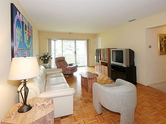 4th image of 14 Jad Ct
