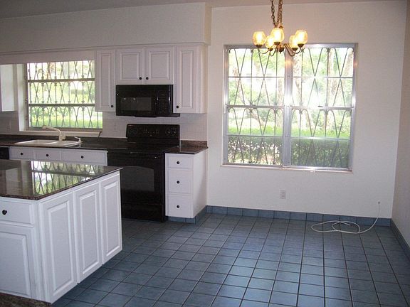 4th image of 995 Lake Hollingsworth Dr
