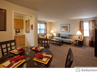 400 Georgetowne Dr #A, Hyde Park, MA 02136