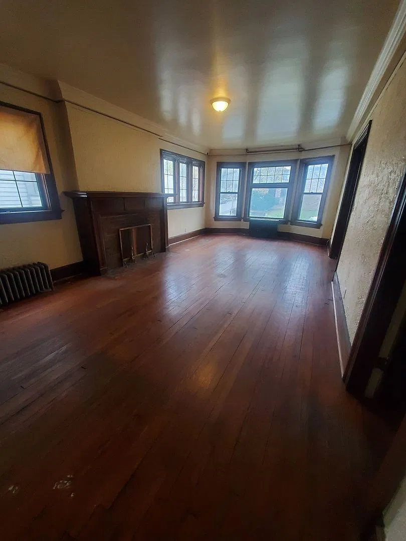 2922-2924 W Juneau Ave. - 3 Unit — Photo 3