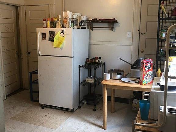 5th image of 1137 Cannon St #39