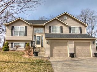 8622 N Winfield Ave, Kansas City, MO 64153