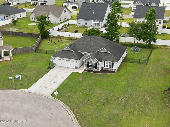3rd image of 2996 Fox Glove Drive