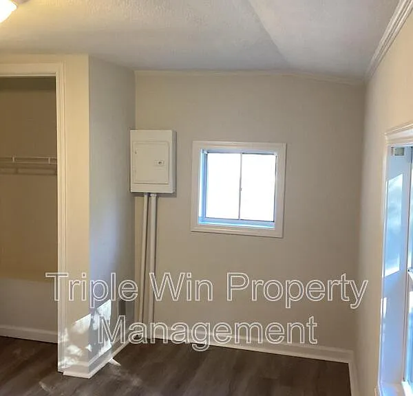 535 S Adams St — Photo 23