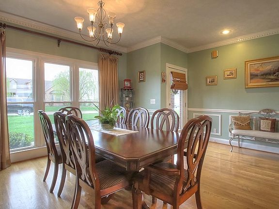 5th image of 708 Sovereign Dr